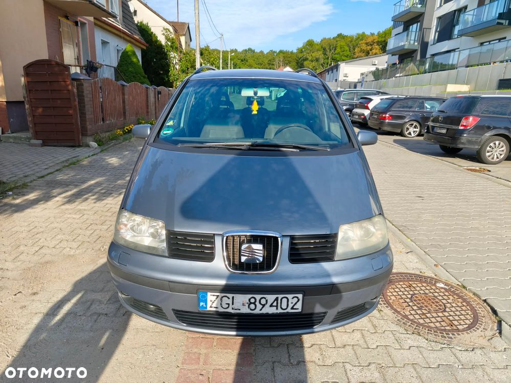 Seat Alhambra 2008 photo 2