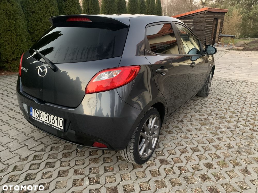 Mazda 2 2013 photo 4