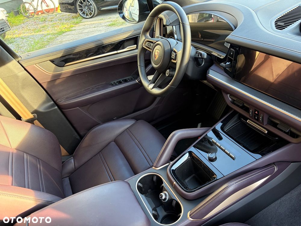 Porsche Cayenne - 25