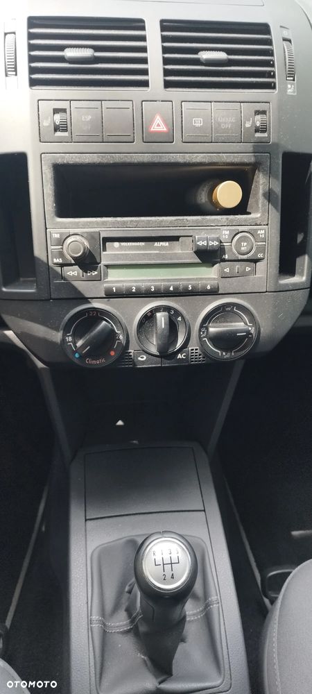 Volkswagen Polo 1.4 16V Comfortline - 11