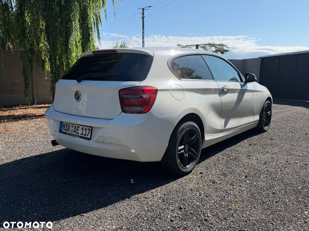 BMW Seria 1 114i - 8
