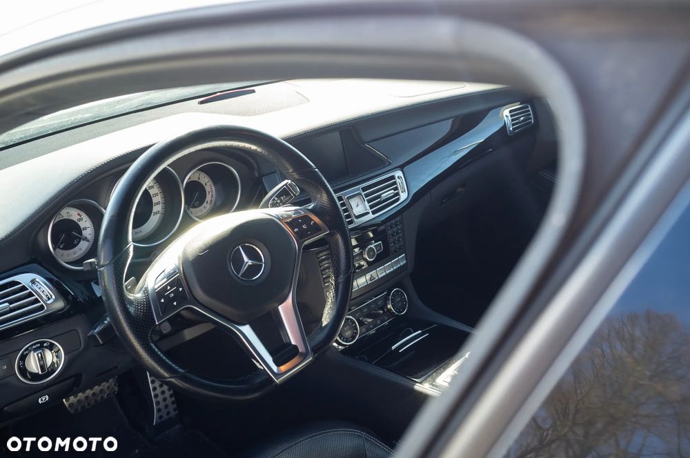 Mercedes-Benz CLS 500 4-Matic BlueEff - 20