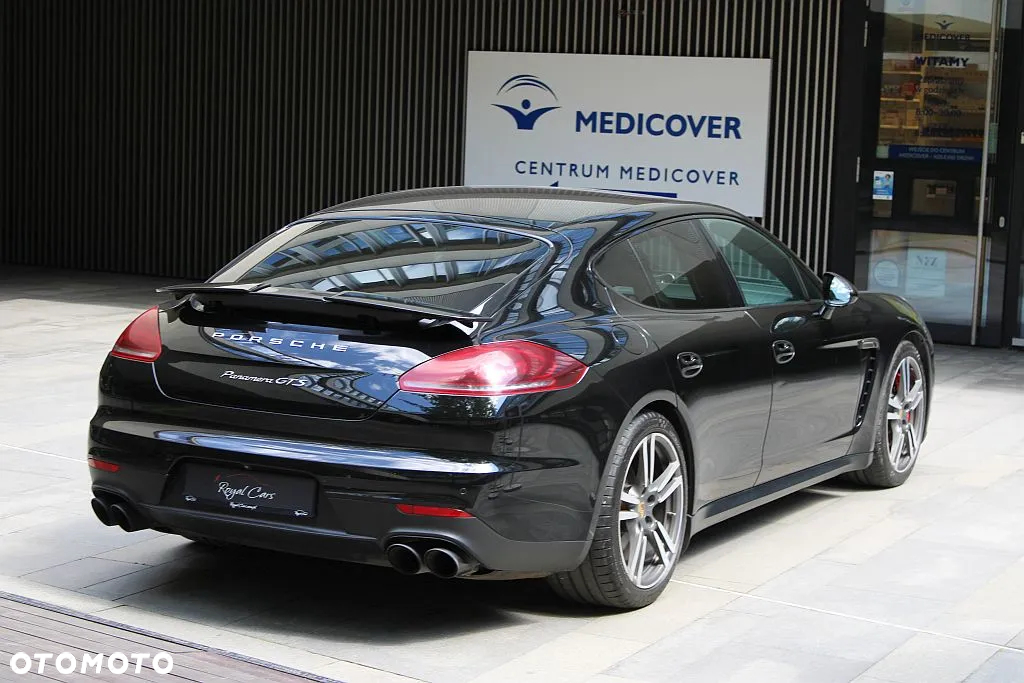 Porsche Panamera GTS PDK - 4