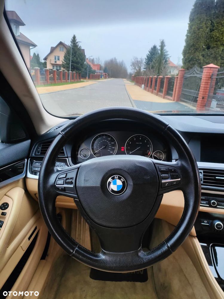 BMW Seria 5 528i - 8