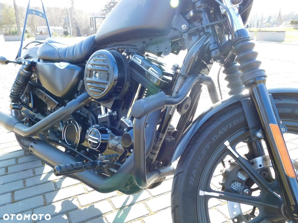 Harley-Davidson Sportster Iron 883 - 12