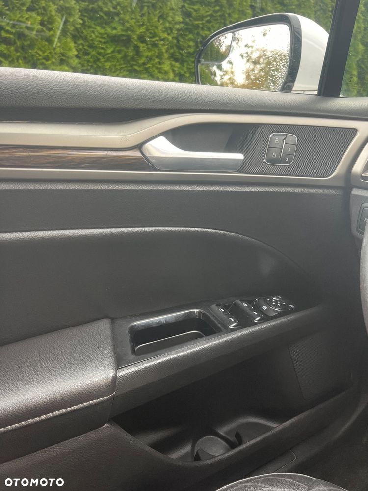 Ford Fusion - 27
