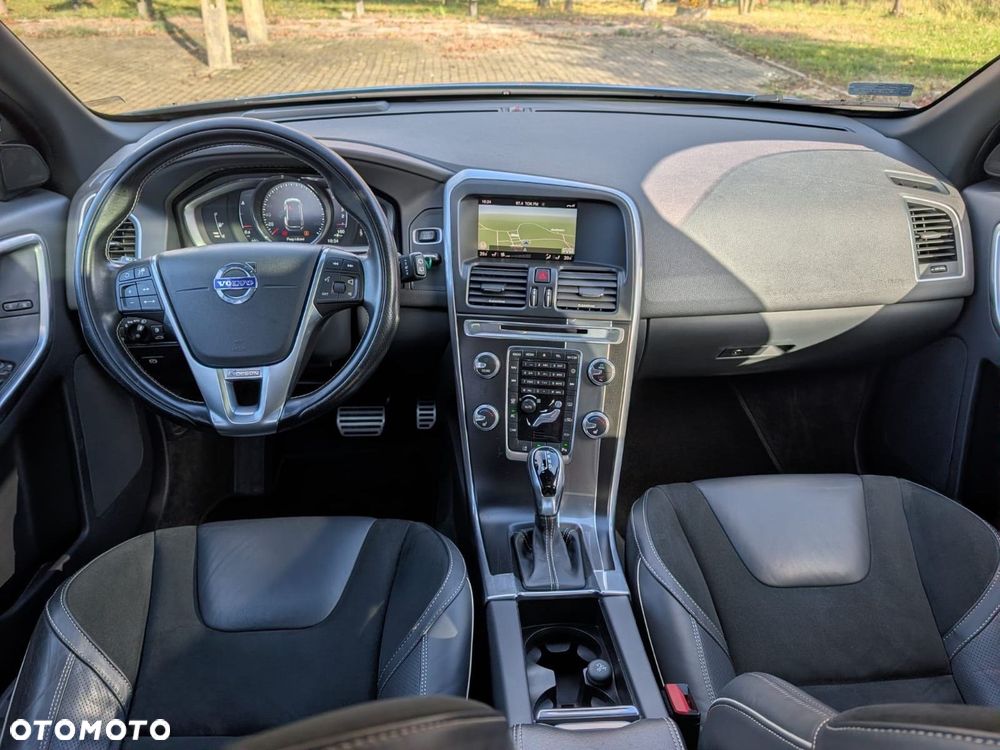 Volvo XC 60 D4 Drive-E R-Design Momentum - 28