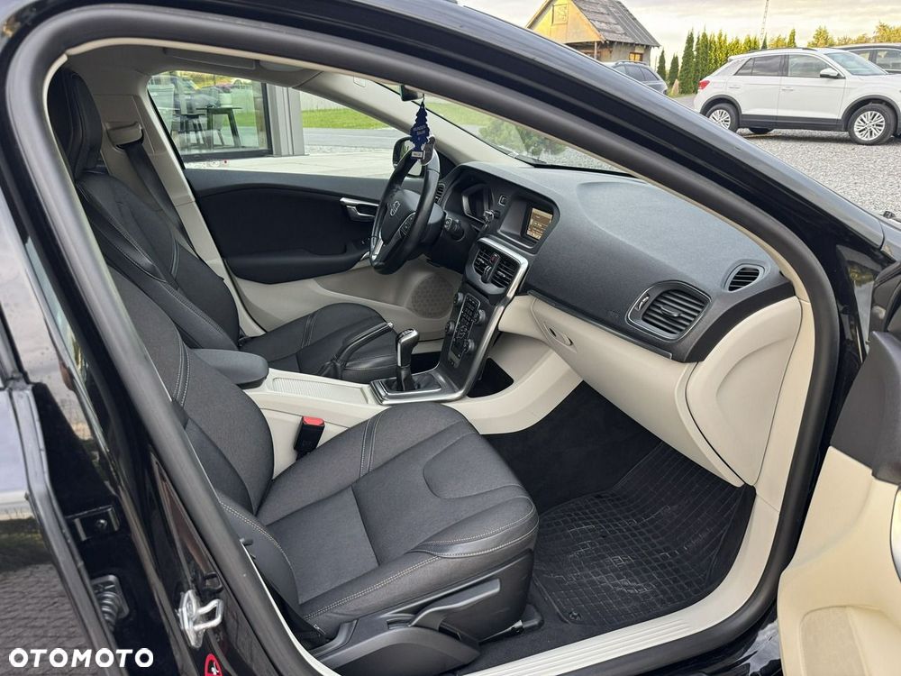 Volvo V40 Cross Country - 15