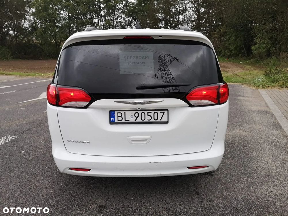 Chrysler Pacifica - 5