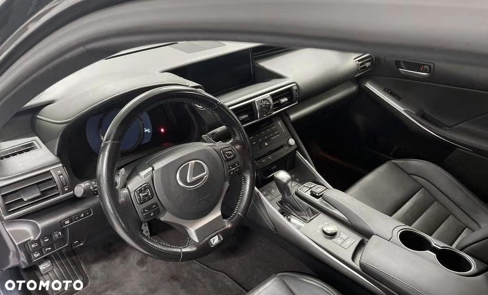 Lexus IS F SPORT - 15