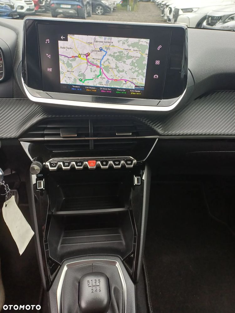 Peugeot 208 PureTech 100 Allure - 18