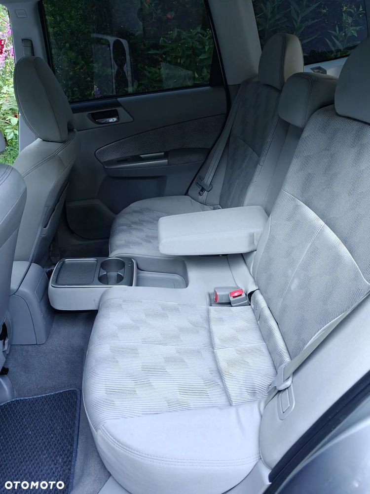 Subaru Forester 2.0 XA TRE - 9