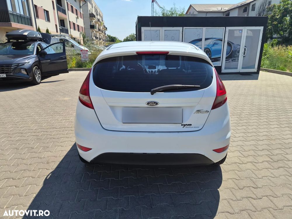 Ford Fiesta 2012 photo 3