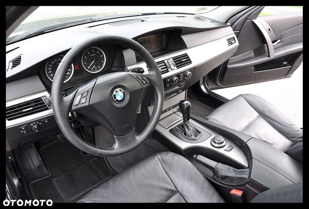 BMW Seria 5 525i - 6