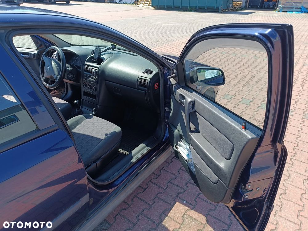 Opel Astra 1.4 Club - 19