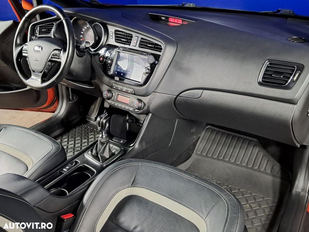 Kia Ceed - 12