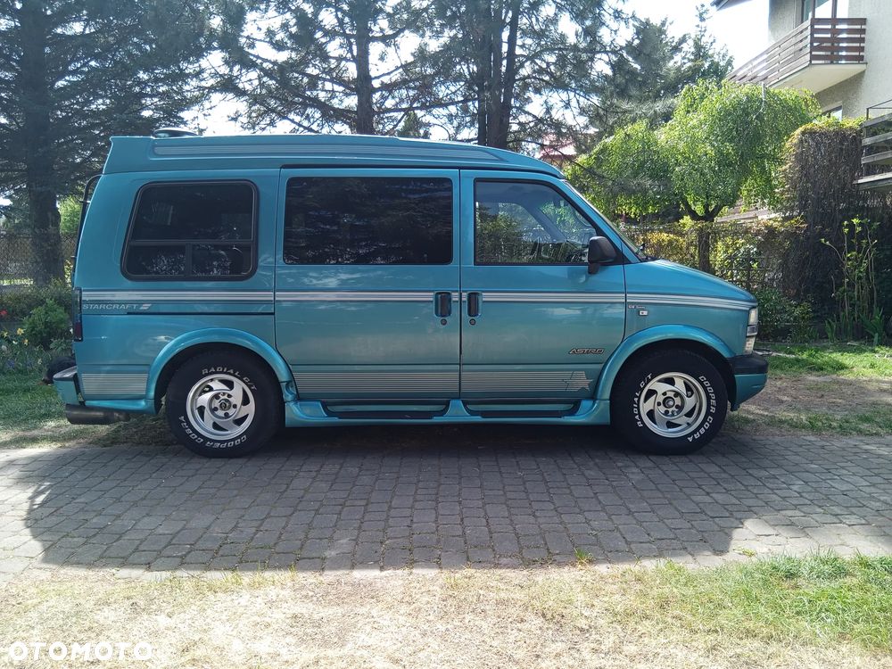 Chevrolet Astro - 4