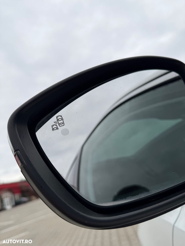 Peugeot 308 1.2 L PureTech Turbo Allure - 18