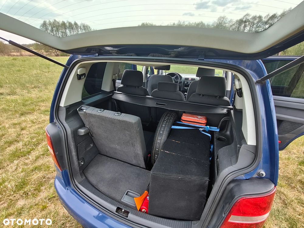 Volkswagen Touran 1.6 Basis - 10