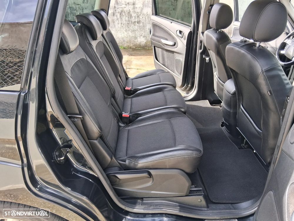 Ford S-Max 2.0 TDCi Titanium 7L - 19