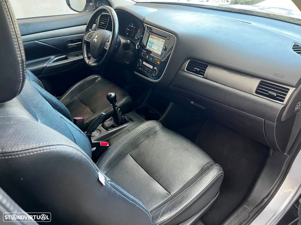 Mitsubishi Outlander 2.2 DI-D Intense+ - 13