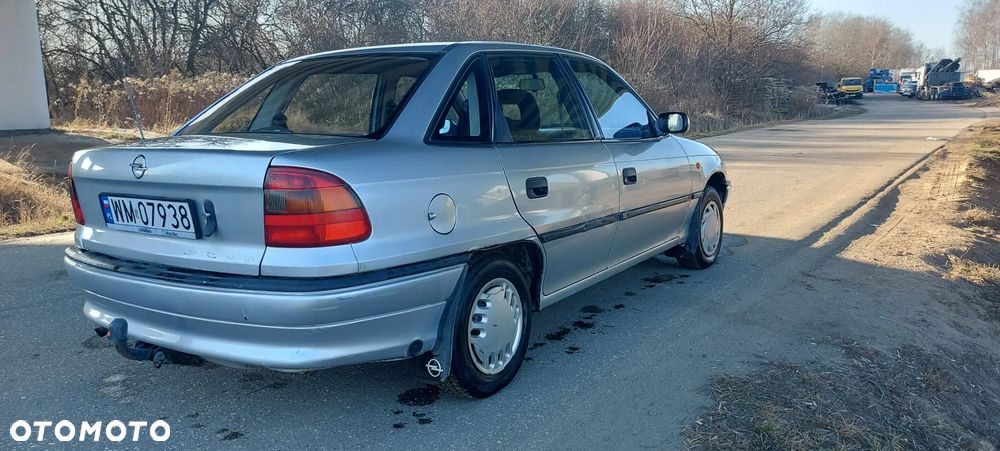 Opel Astra 1.4 Mid - 13