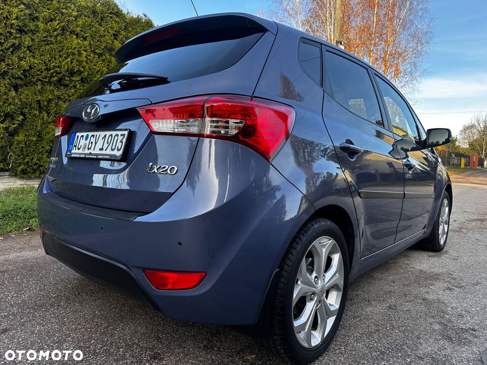 Hyundai ix20 1.4 Premium blue - 14