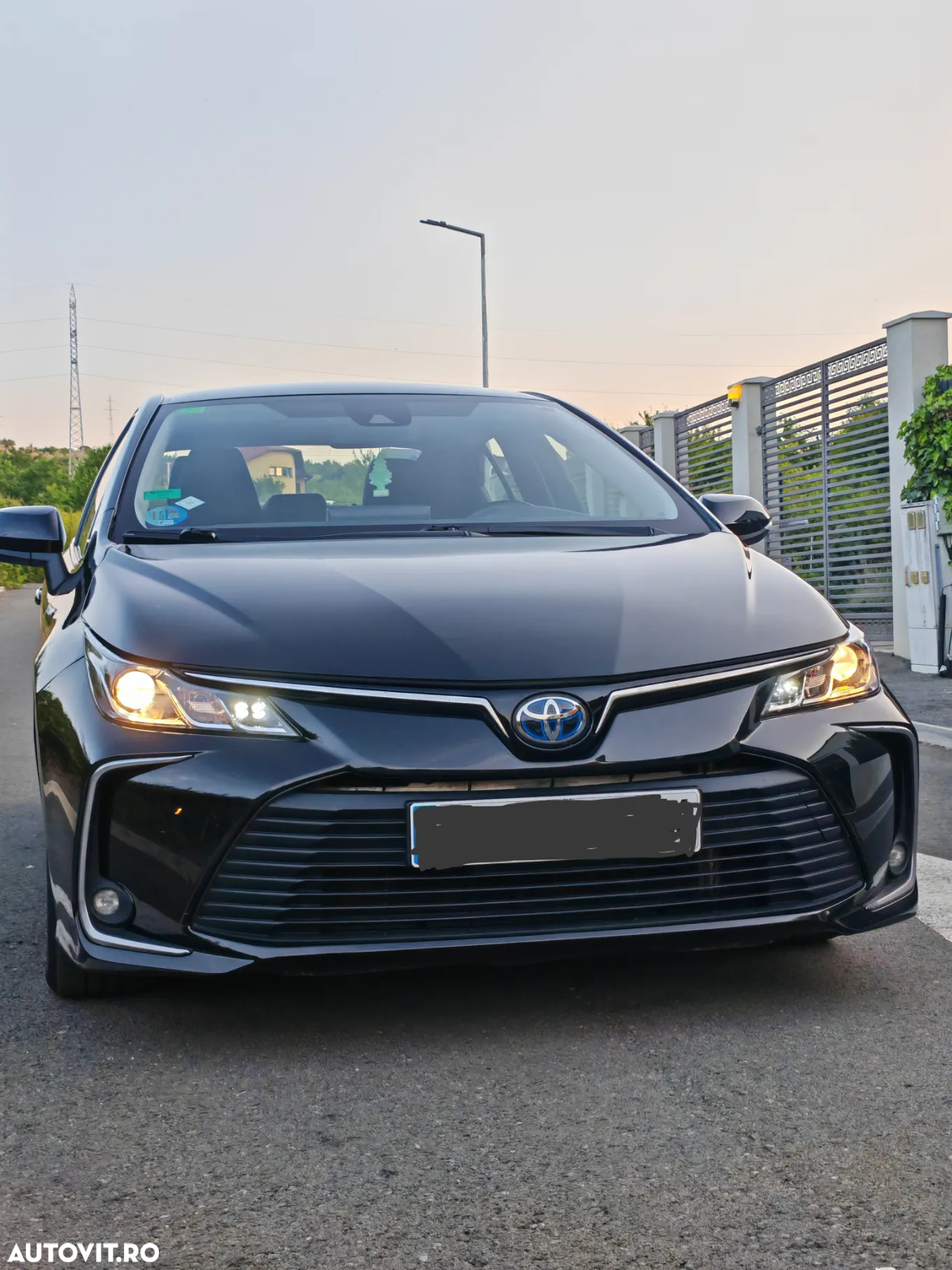 Toyota Corolla 1.8 HSD Exclusive interior Gri - 3