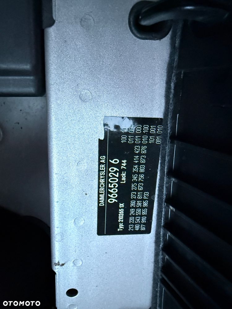 Mercedes-Benz Klasa E 320 T Avantgarde - 39