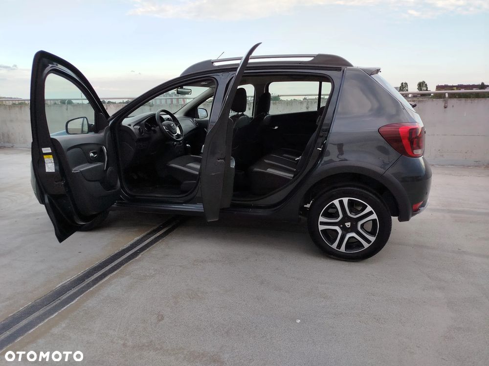 Dacia Sandero Stepway TCe 90 (S&S) Celebration - 9