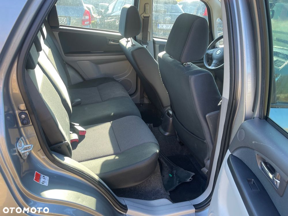 Suzuki SX4 1.9 DDiS DPF 4x4 Club - 14