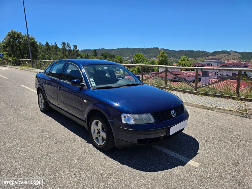VW Passat 1.9 TDi Confortline - 3
