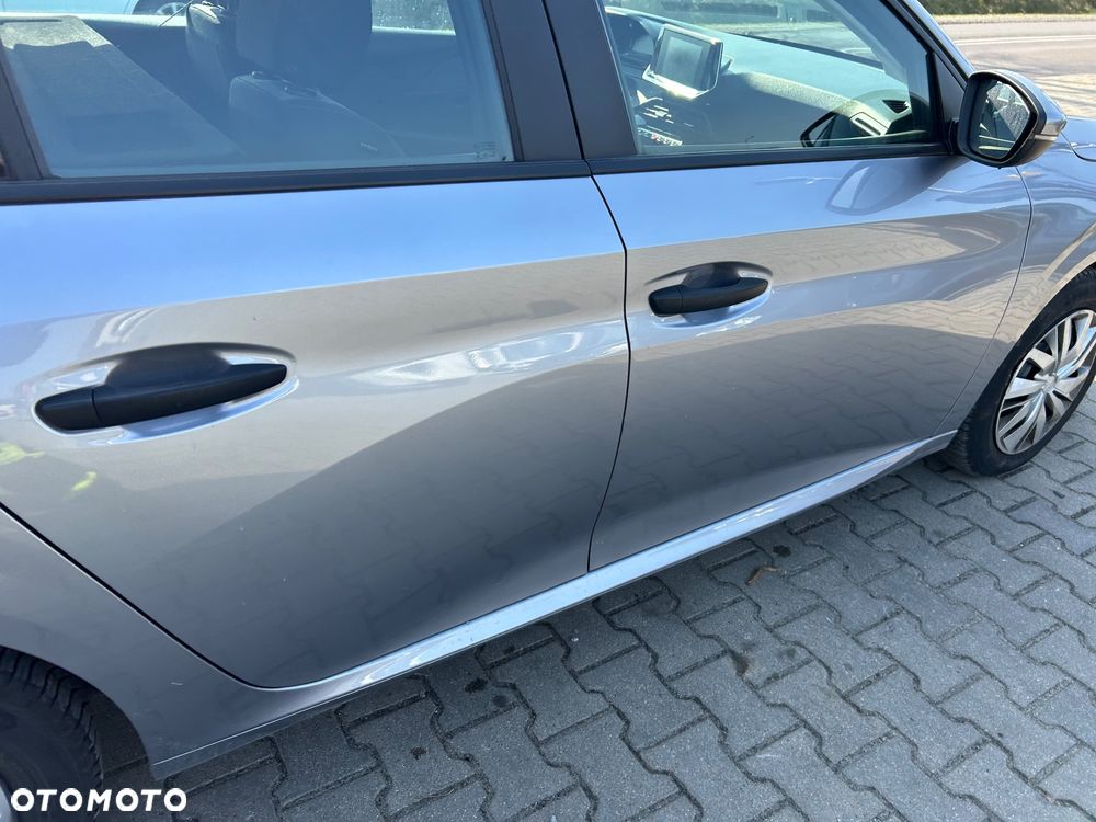 Peugeot 208 - 24