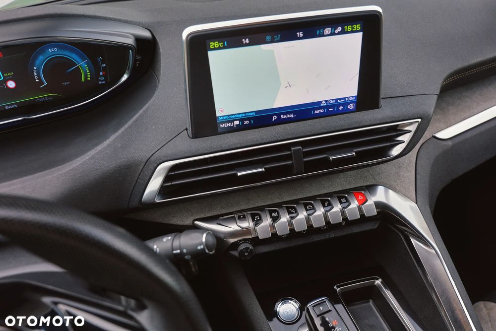 Peugeot 3008 225 e-EAT8 GT - 18