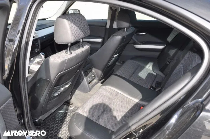 BMW Seria 3 318d - 18