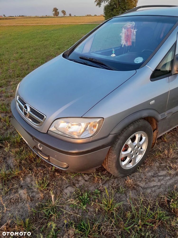 Opel Zafira 2.0 DTI Elegance - 1