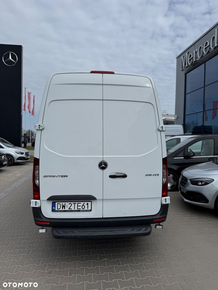 Mercedes-Benz Sprinter - 6