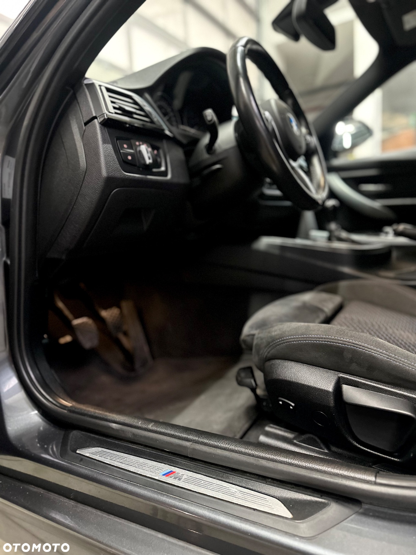 BMW Seria 3 318d M Sport EU6 - 21