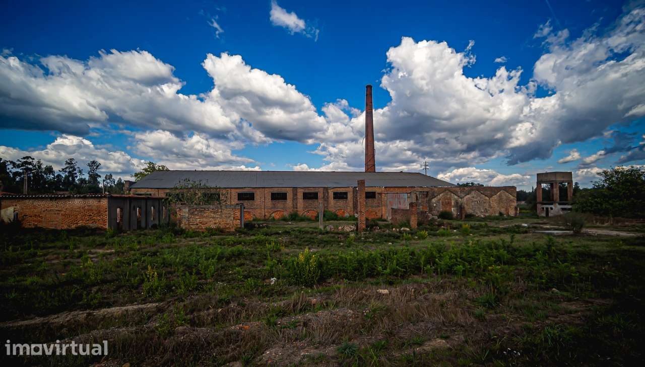 Propriedade com área coberta de 6939m² e 6 ter. rústicos, Tondela - Grande imagem: 3/22