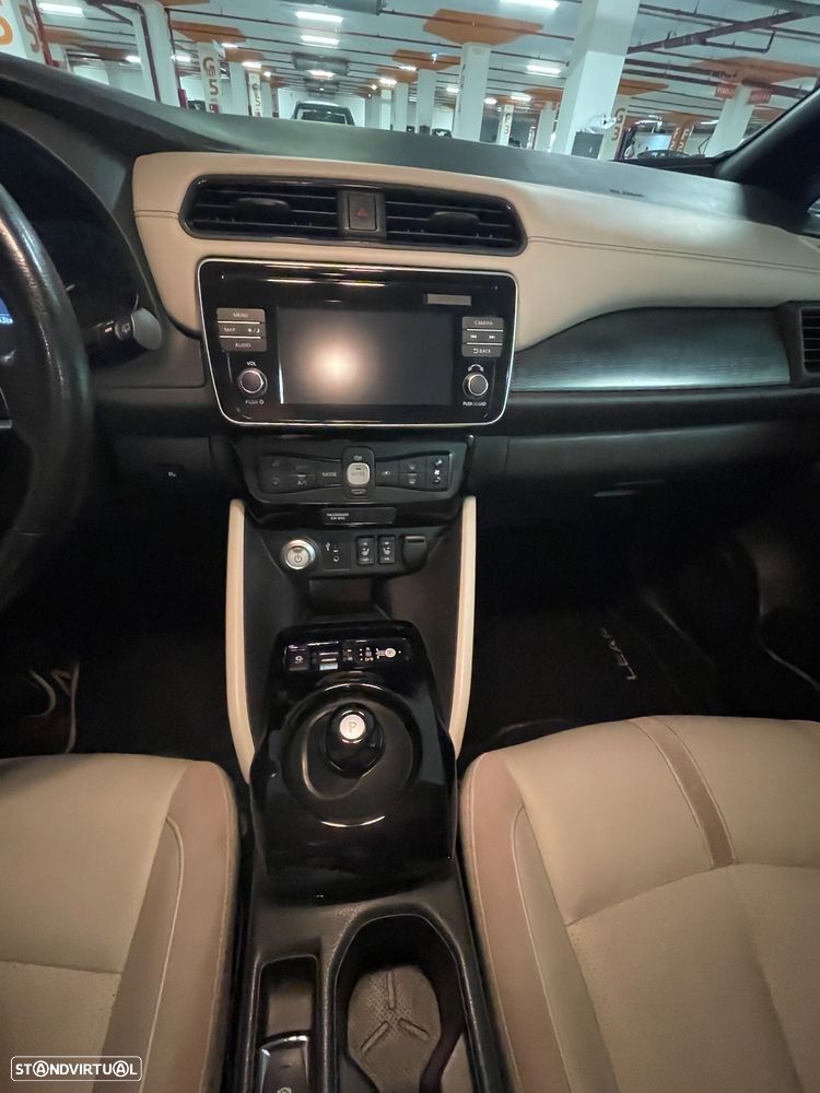 Nissan Leaf Tekna Two Tone+ProPilot Park - 33