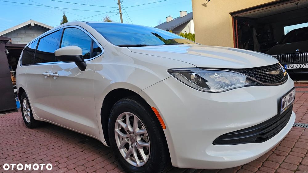 Chrysler Pacifica - 4