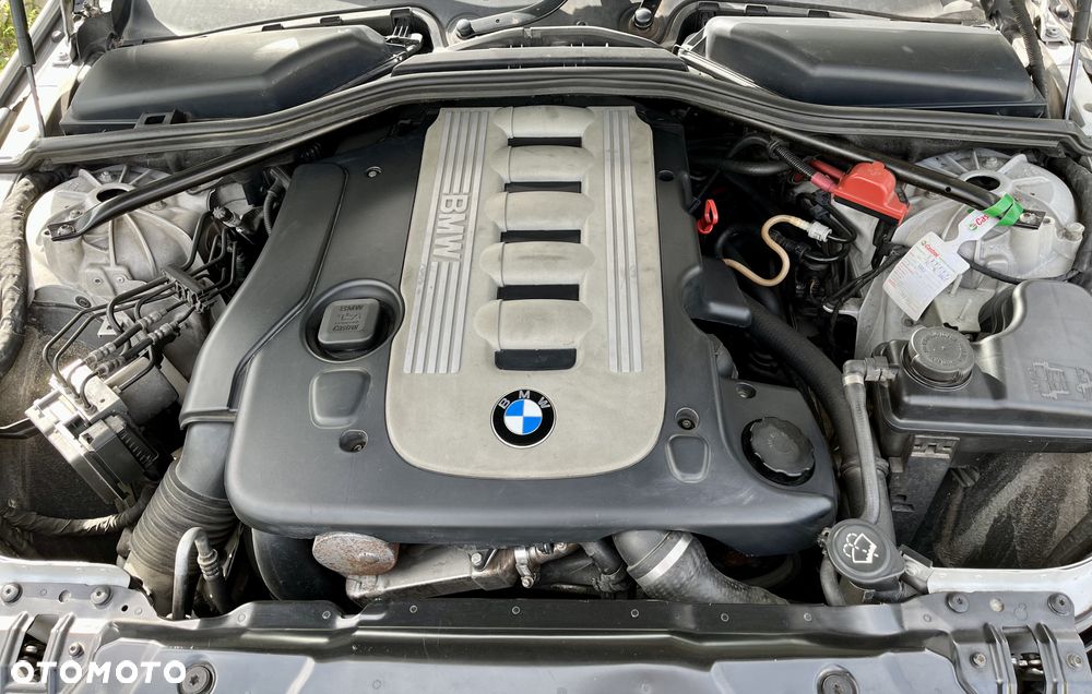 BMW Seria 5 525d - 11