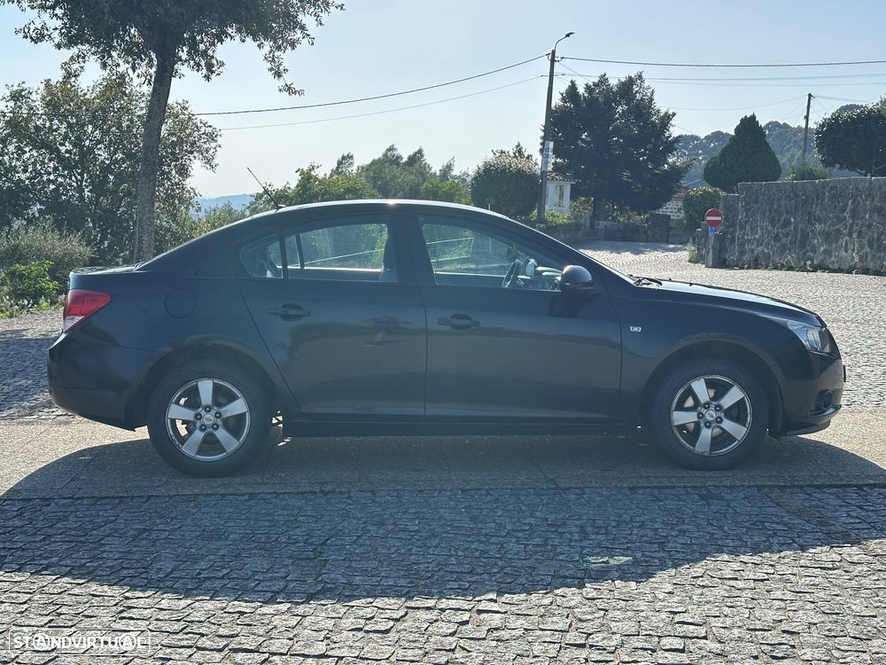 Chevrolet Cruze 1.6 LS - 12