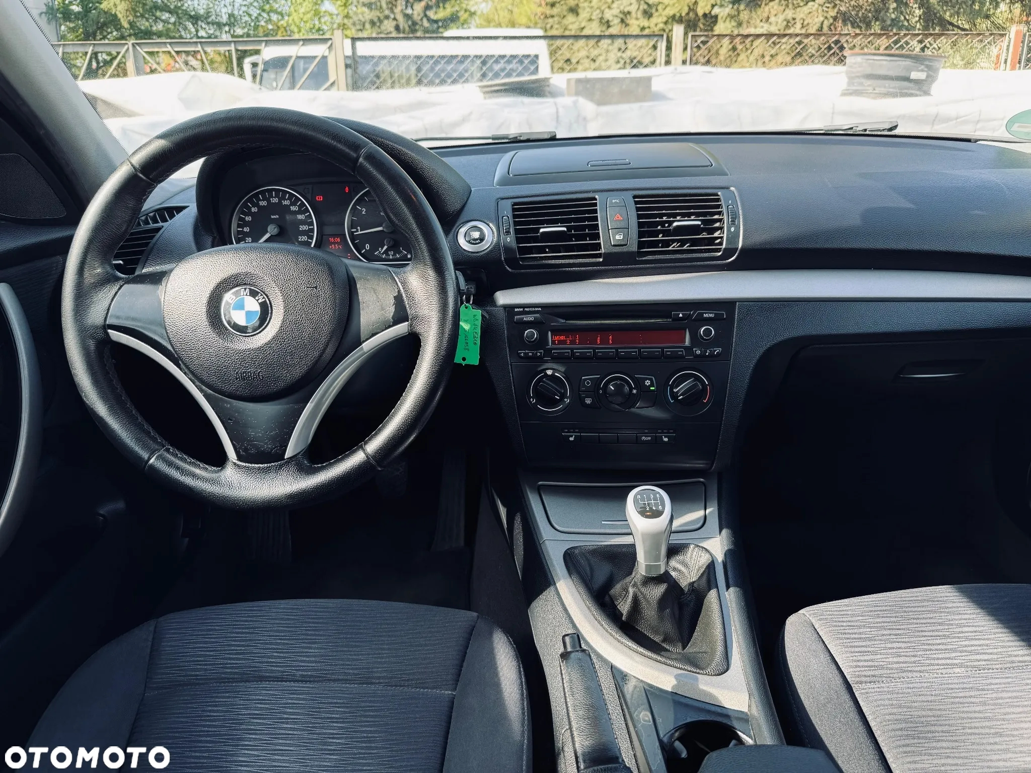 BMW Seria 1 116i - 11