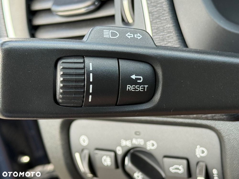 Volvo V40 - 34