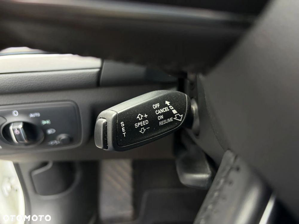 Audi A6 Avant 2.0 TDI Ultra S tronic - 25