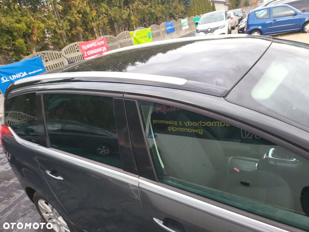 Peugeot 5008 1.6 THP Premium + - 37