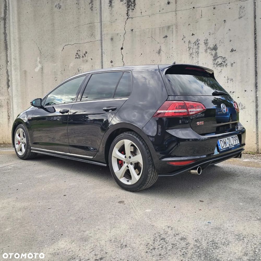 Volkswagen Golf - 3