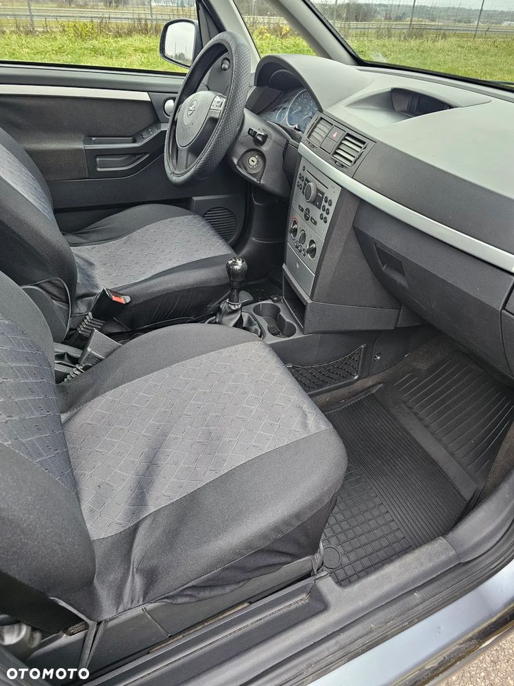 Opel Meriva 1.6 16V (Essentia) - 20