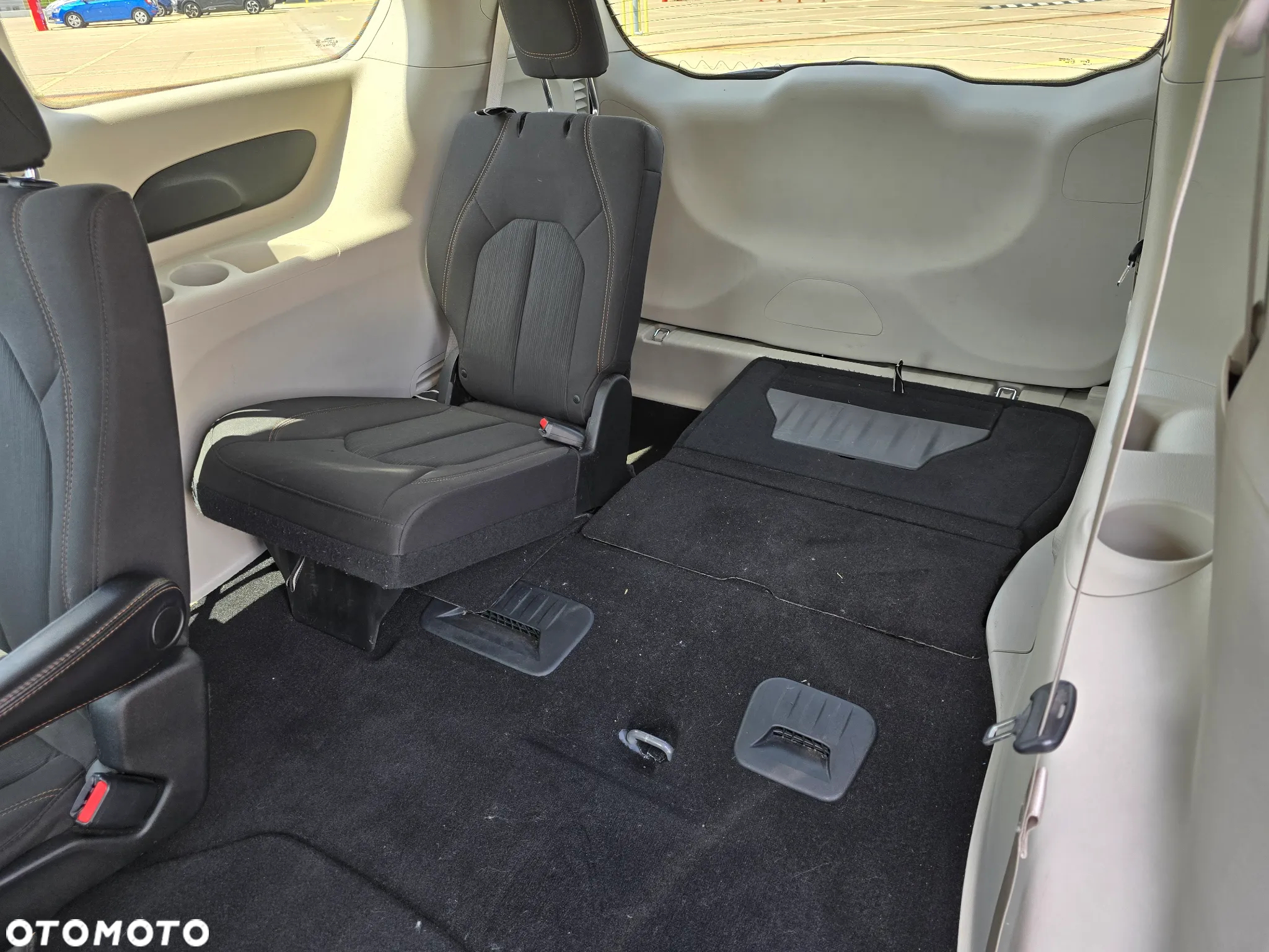 Chrysler Pacifica - 18